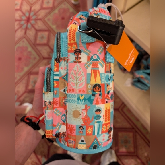 NEW 2024 Disney Parks Lug Huggie Bag Water Bottle Holder It’s A Small World - Picture 2 of 7